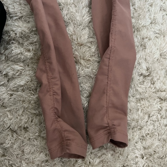 Light pink Alo leggings. Long leggings. In good used condition. - Picture 4 of 5